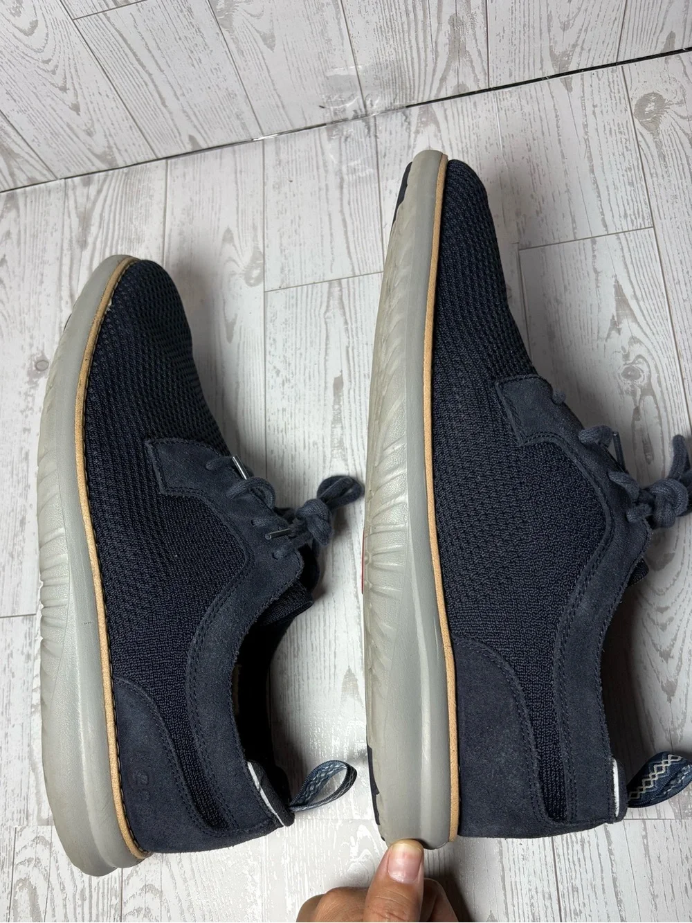 UGG Men's Navy blue Knit Lace-Up Sneakers with grey Trim Mens 9.5